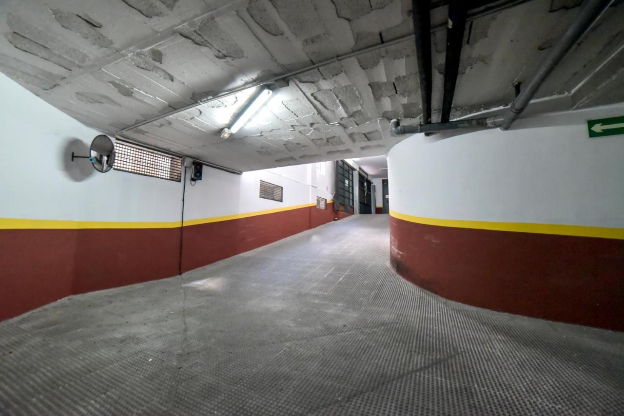 Apartamento Peace, Pool & Parking At Centre